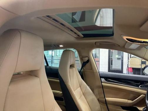 2013 Porsche Panamera 4 Platinum Edition