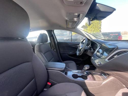Mosaic Black Metallic 2023 Chevrolet Malibu FWD 1LT