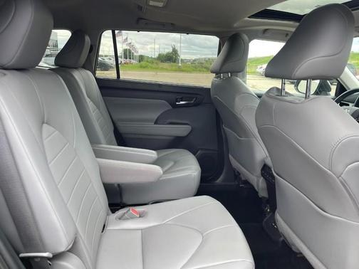 2020 Toyota Highlander Hybrid XLE