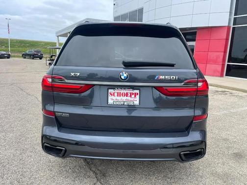 2022 BMW X7 M50i