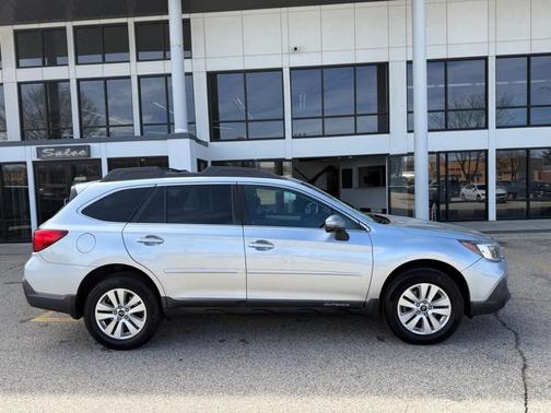 Ice Silver Metallic 2018 Subaru Outback 2.5i Premium
