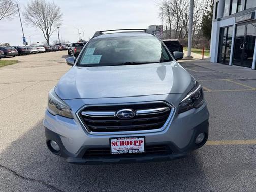 Ice Silver Metallic 2018 Subaru Outback 2.5i Premium
