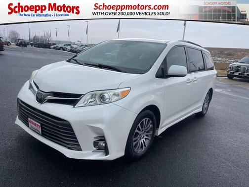 2018 Toyota Sienna XLE