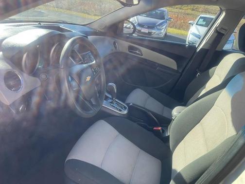 2012 Chevrolet Cruze LS