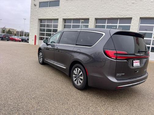 2022 Chrysler Pacifica Hybrid Limited