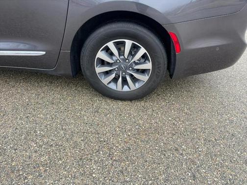 2022 Chrysler Pacifica Hybrid Limited