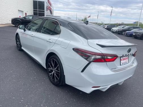 Ice Edge 2023 Toyota Camry SE