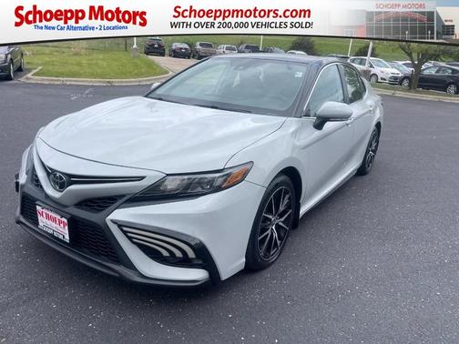 Ice Edge 2023 Toyota Camry SE