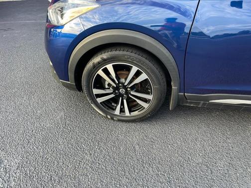 2019 Nissan Kicks SR