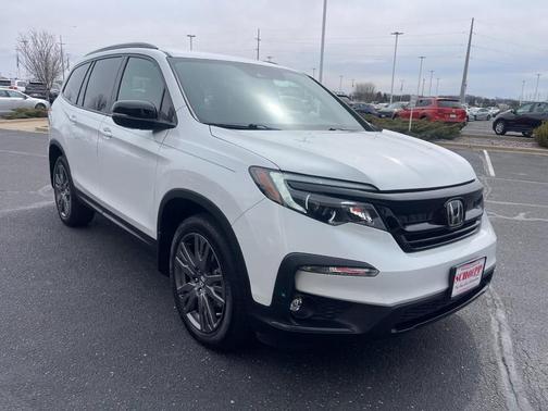Platinum White Pearl 2022 Honda Pilot AWD Sport