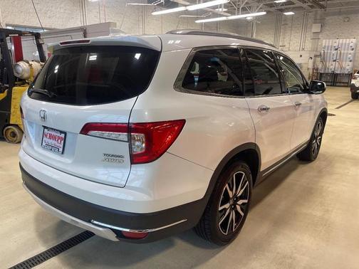 2020 Honda Pilot Touring 8-Passenger