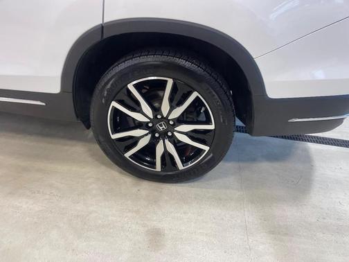 2020 Honda Pilot Touring 8-Passenger