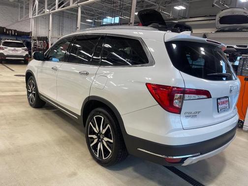 2020 Honda Pilot Touring 8-Passenger