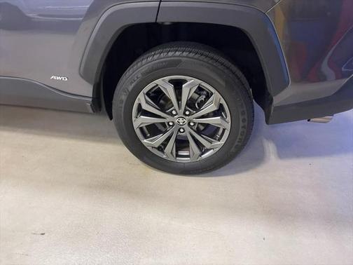 2022 Toyota RAV4 Hybrid XLE Premium