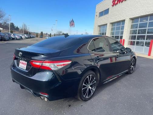 2019 Toyota Camry Auto (Natl)