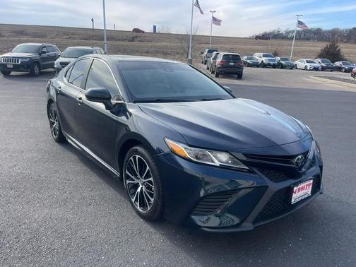 2019 Toyota Camry Auto (Natl)