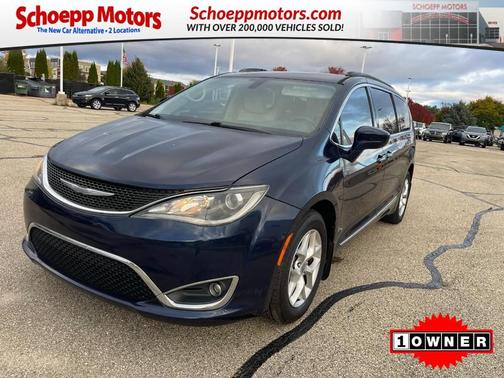 2017 Chrysler Pacifica Touring-L