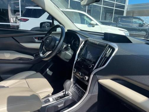 Crystal White Pearl 2019 Subaru Ascent Limited 7-Passenger