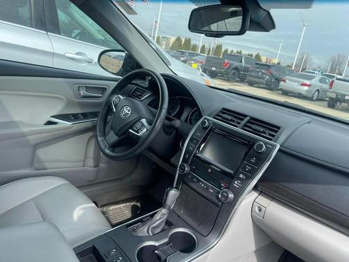 Celestial Silver Metallic 2015 Toyota Camry XLE