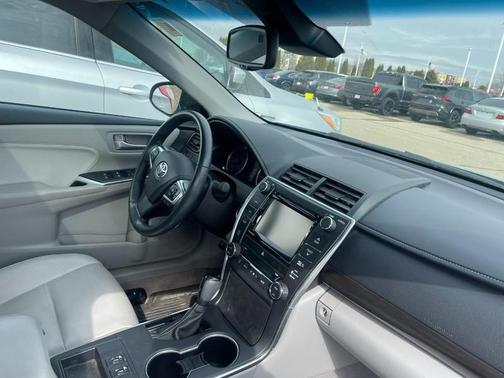 Celestial Silver Metallic 2015 Toyota Camry XLE