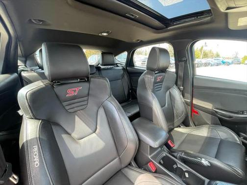 2018 Ford Focus ST