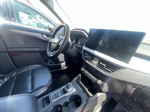 Iconic Silver Metallic 2024 Ford Escape Platinum