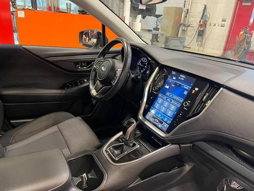 Crystal Black Silica 2023 Subaru Outback Premium