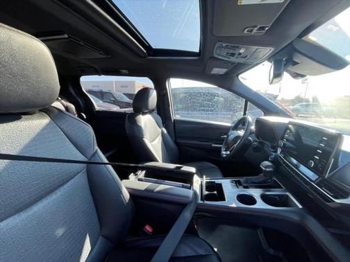 2023 Toyota Sienna XSE 7 Passenger