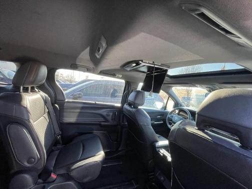 2023 Toyota Sienna XSE 7 Passenger