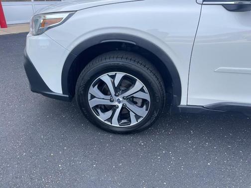 Crystal White Pearl 2020 Subaru Outback Touring