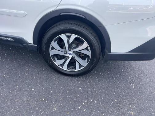 Crystal White Pearl 2020 Subaru Outback Touring