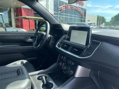 Black 2024 Chevrolet Suburban Z71