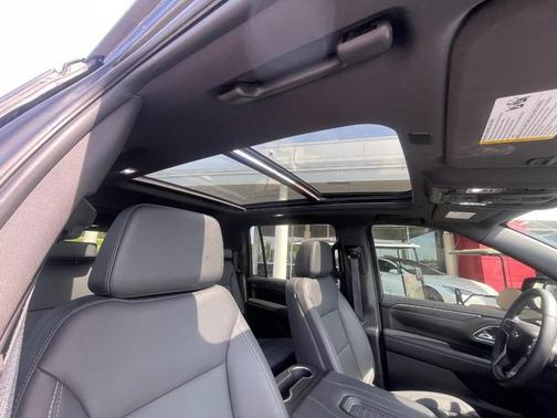 Black 2024 Chevrolet Suburban Z71