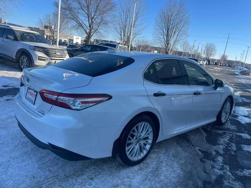 2018 Toyota Camry Hybrid XLE