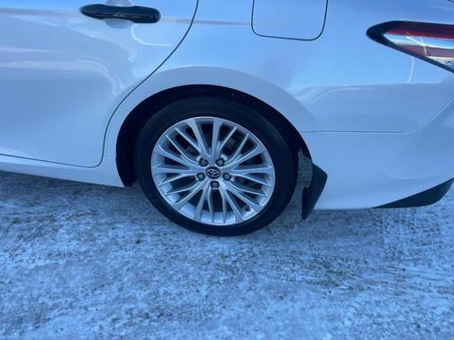 2018 Toyota Camry Hybrid XLE