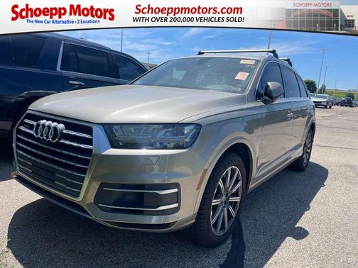 GOLD 2017 Audi Q7 3.0T Prestige