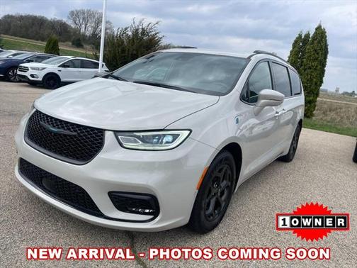 2021 Chrysler Pacifica Hybrid Touring L