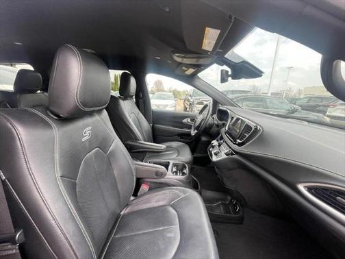 2021 Chrysler Pacifica Hybrid Touring L
