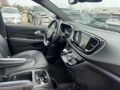 2021 Chrysler Pacifica Hybrid Touring L