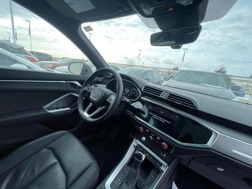 2020 Audi Q3 45 S line Premium