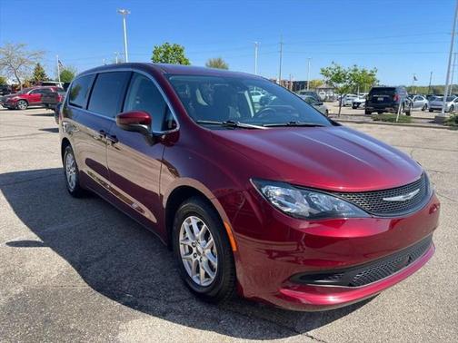 2023 Chrysler Voyager LX