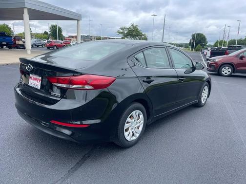 Phantom Black 2018 Hyundai ELANTRA SE