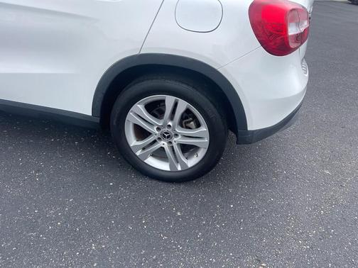 Polar White 2018 Mercedes-Benz GLA 250 Base