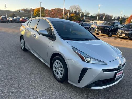 2022 Toyota Prius LE