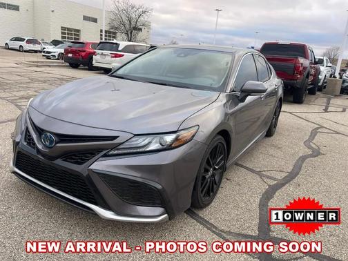 2024 Toyota Camry Hybrid SE