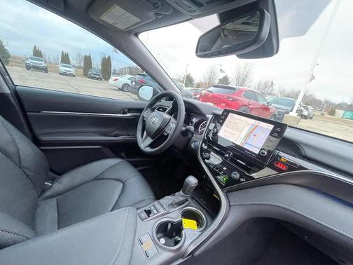 2024 Toyota Camry Hybrid SE