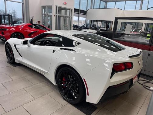 Arctic White 2019 Chevrolet Corvette Stingray
