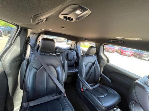 Bright White Clearcoat 2023 Chrysler Pacifica Hybrid Touring L