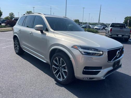 2018 Volvo XC90 T6 Momentum