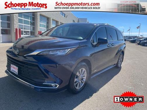 2021 Toyota Sienna XLE 8 Passenger